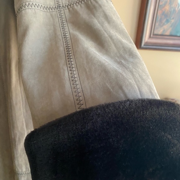 Elegant Coat - Picture 5 of 5